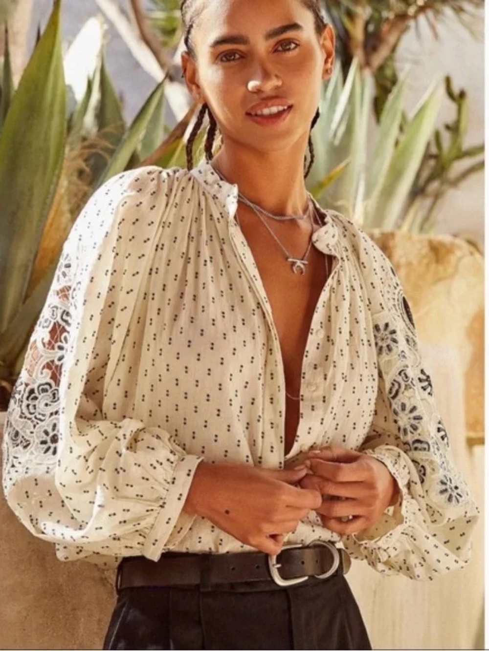 NWT Urban Outfitters Clip-Dot Lace Blouse Boho Embroidered Top. Cream. Small.